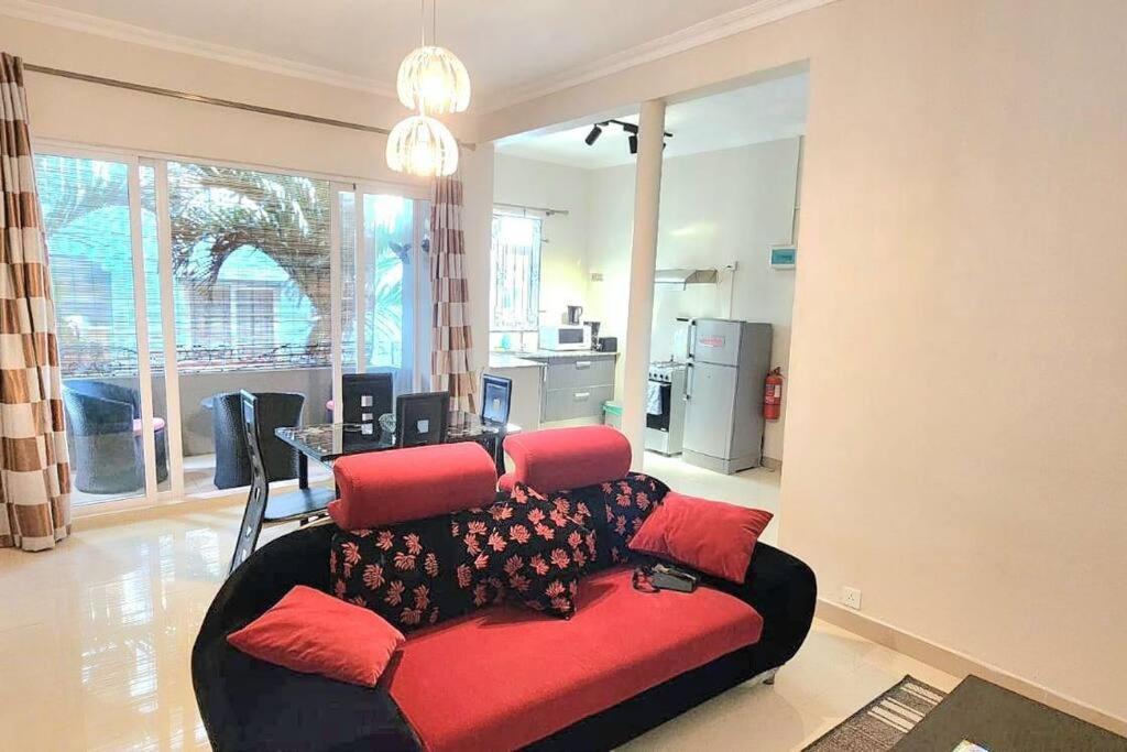 Number 6, Pebble Bay Appartments Apartment