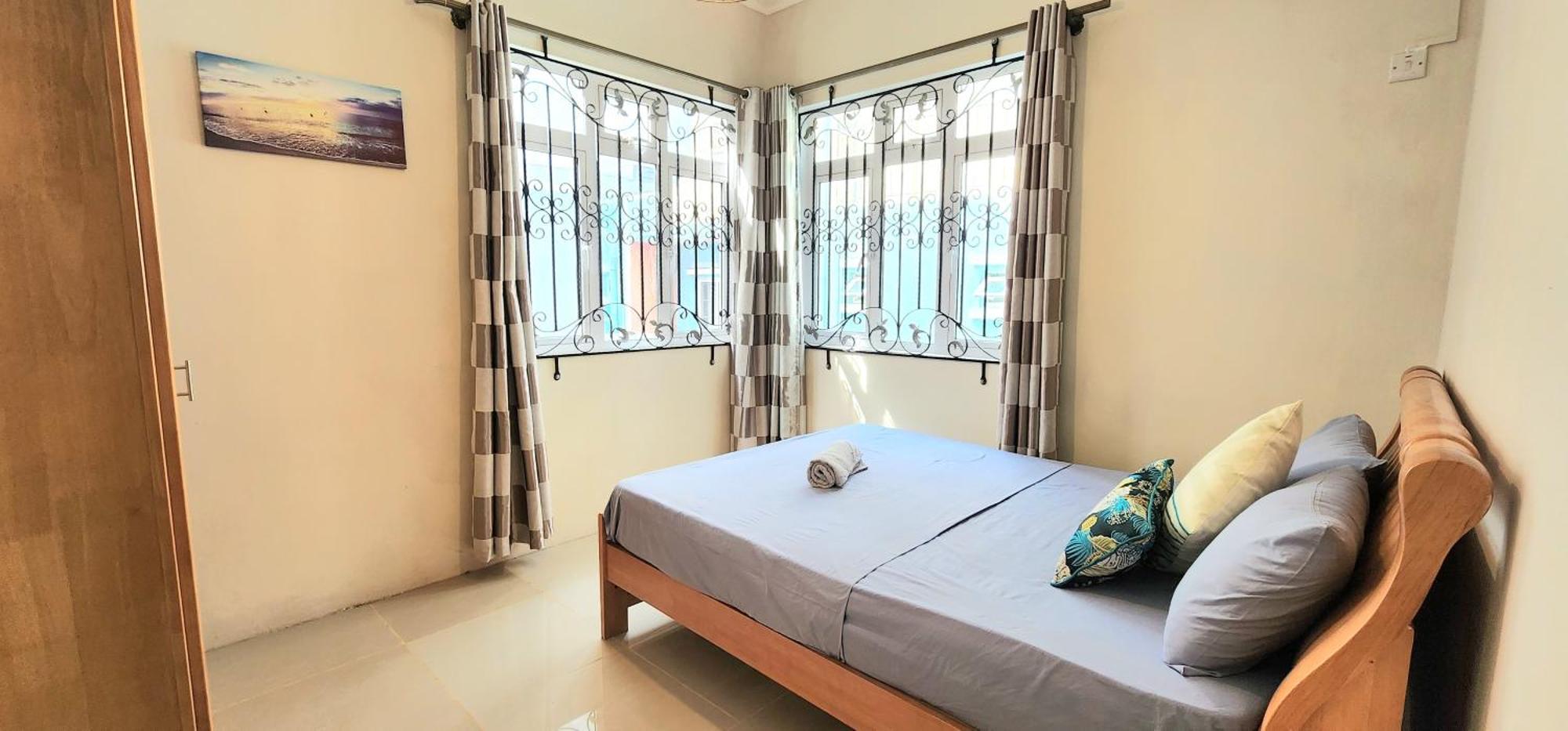 Number 6, Pebble Bay Appartments Apartment
