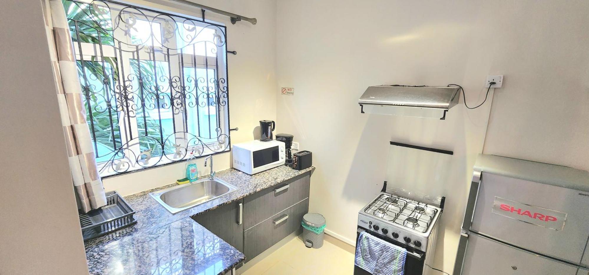 Number 6, Pebble Bay Appartments *